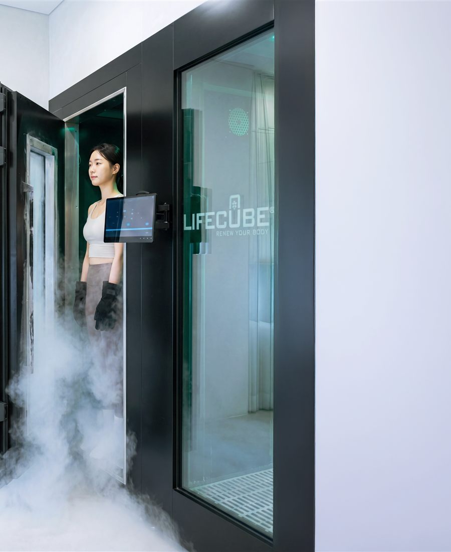 Whole-body cryotherapy chamber